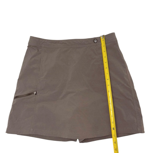 L.L. Bean Gray cream Skort with Zip Pocket size 10 - Picture 4 of 8